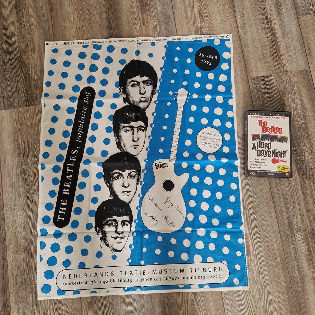 Beatles stoffen poster en VHS, Ophalen of Verzenden, Zo goed als nieuw, Poster, Artwork of Schilderij