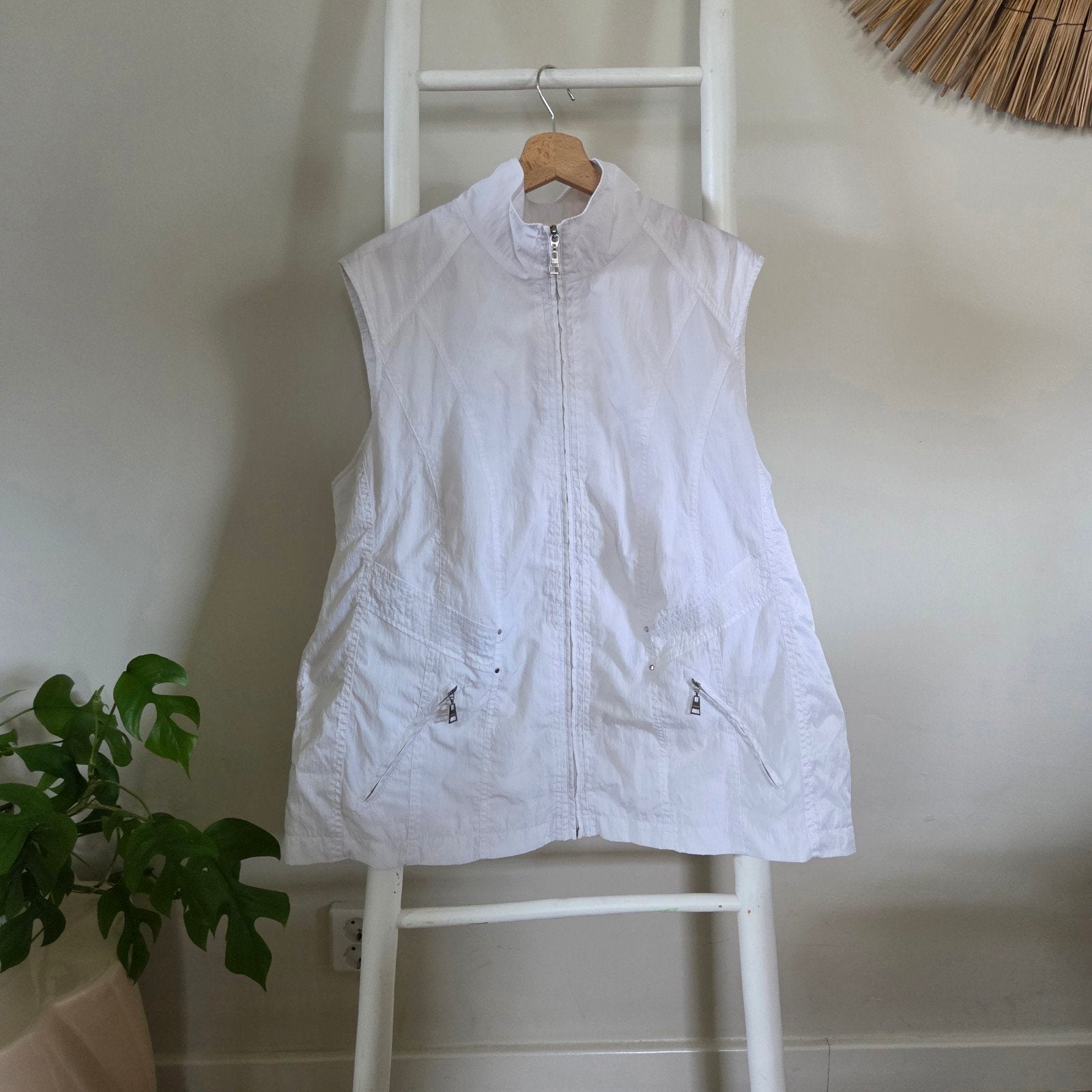 Witte mouwloze jas/bodywarmer, maat 50, Jacket & Coat, Wit, Maat 46/48 (XL) of groter, Ophalen of Verzenden