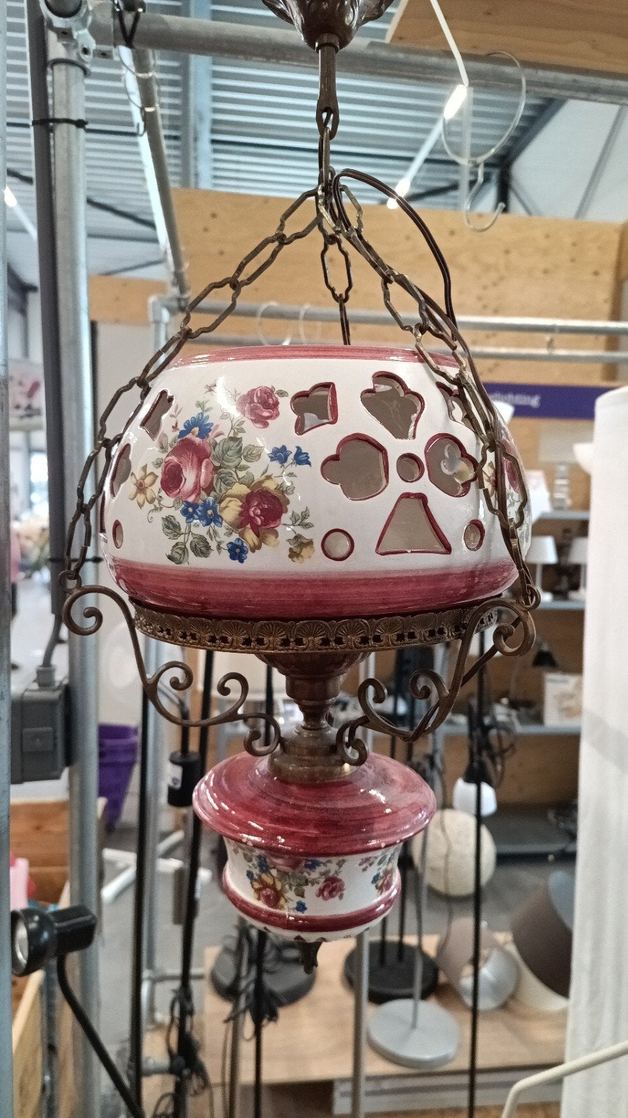 Vintage hanglamp met bloemmotief en smeedijzer HG nuenen, Ophalen