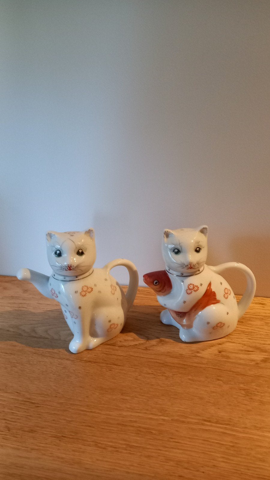 2 Katten theepotten Porselein, Ophalen of Verzenden, Zo goed als nieuw, Dier