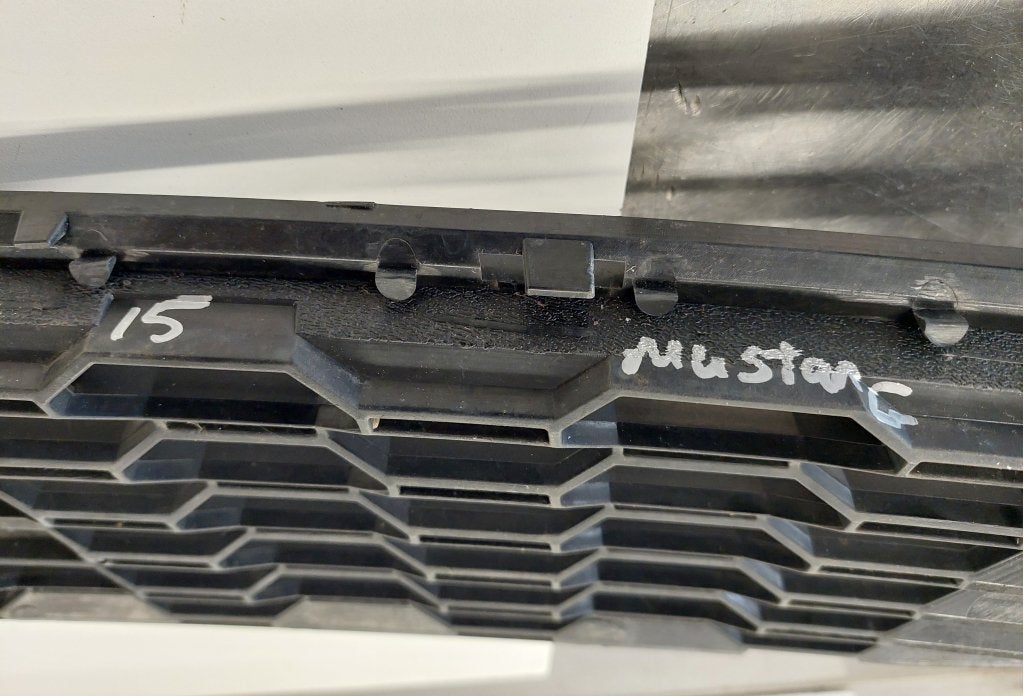 Foto 4 van Ford Mustang grille  2015-2017
