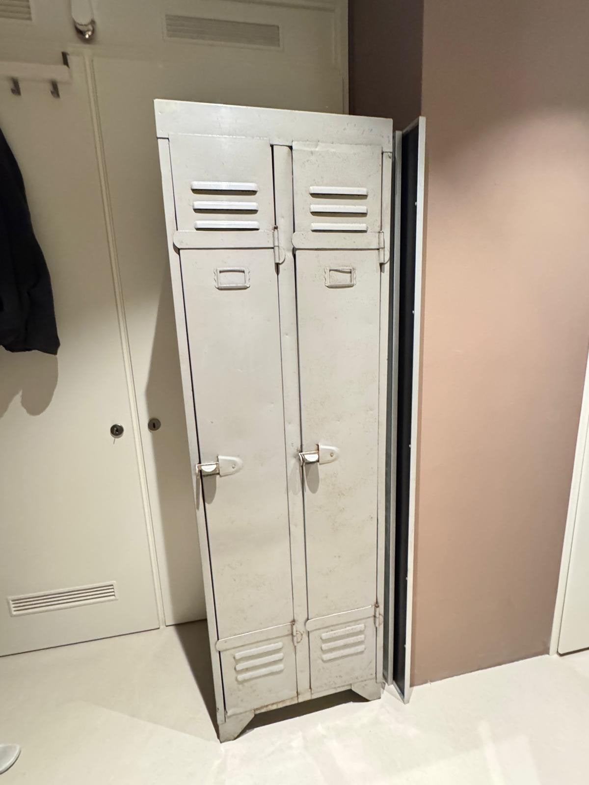 Vintage metalen locker / kledingkast - industrieel, Huis en Inrichting, Ophalen, Gebruikt