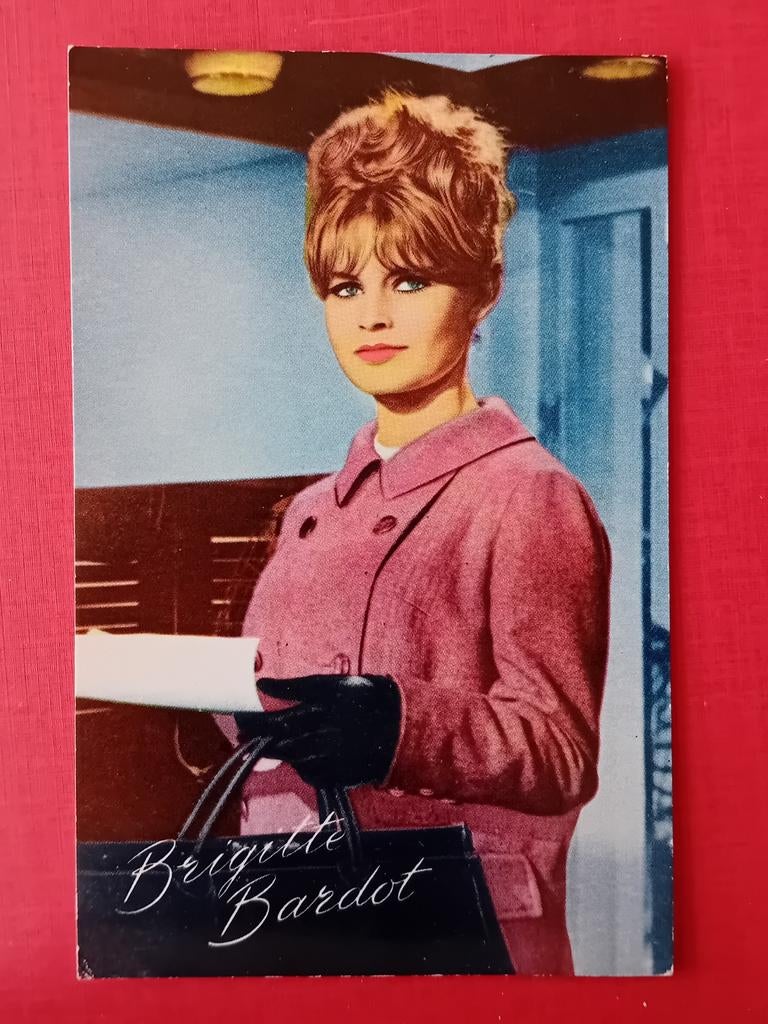 Ansichtkaart Brigitte Bardot, Ophalen of Verzenden, Foto of Kaart