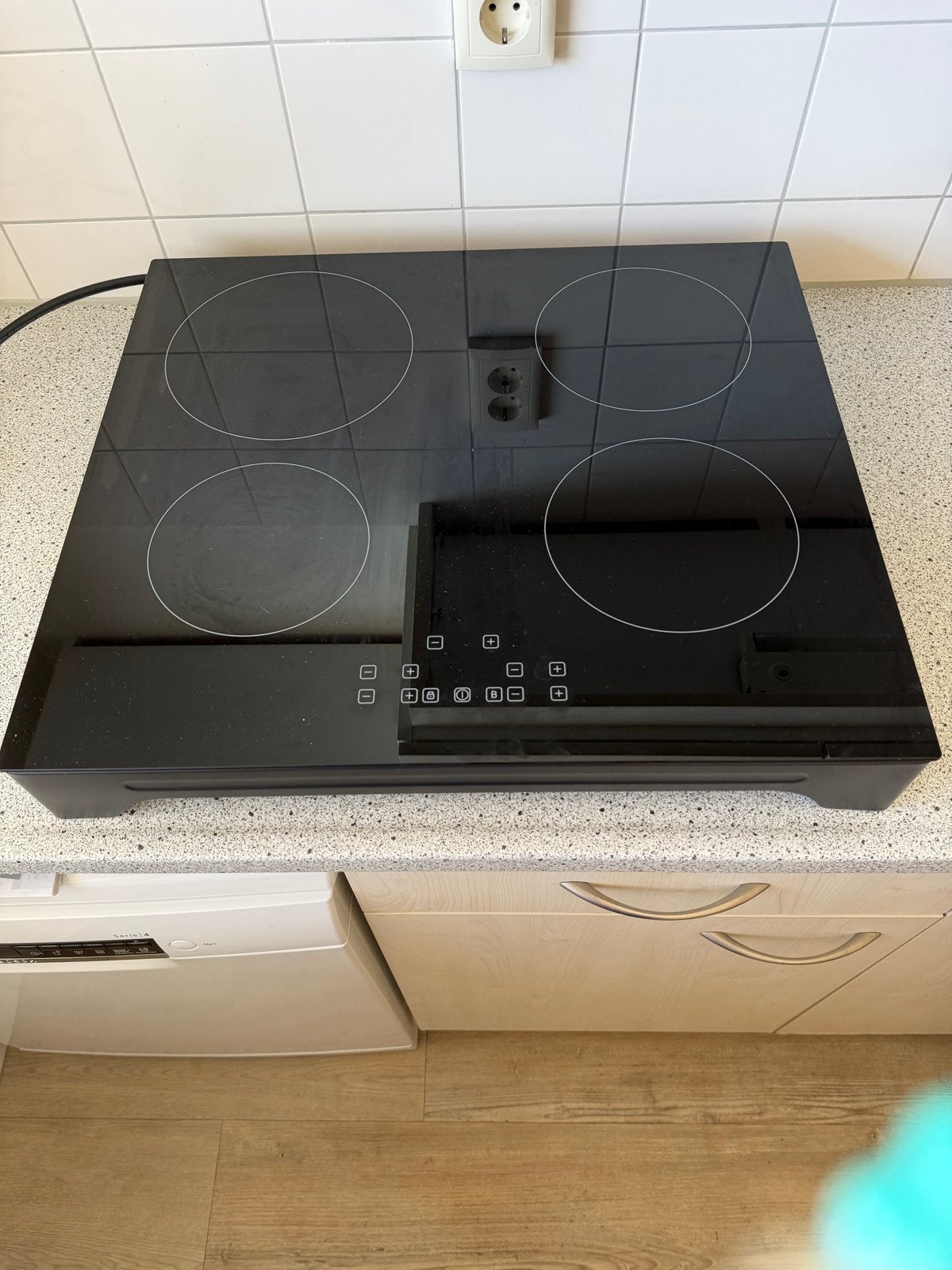 Tomado TIH601B/01 1-fase inductieplaat, Ophalen, Gebruikt, Minder dan 85 cm, 60 cm of meer