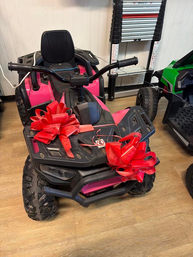 Roze kinderquad met 'aan/uit' gaspedaal, Ophalen of Verzenden, Gebruikt