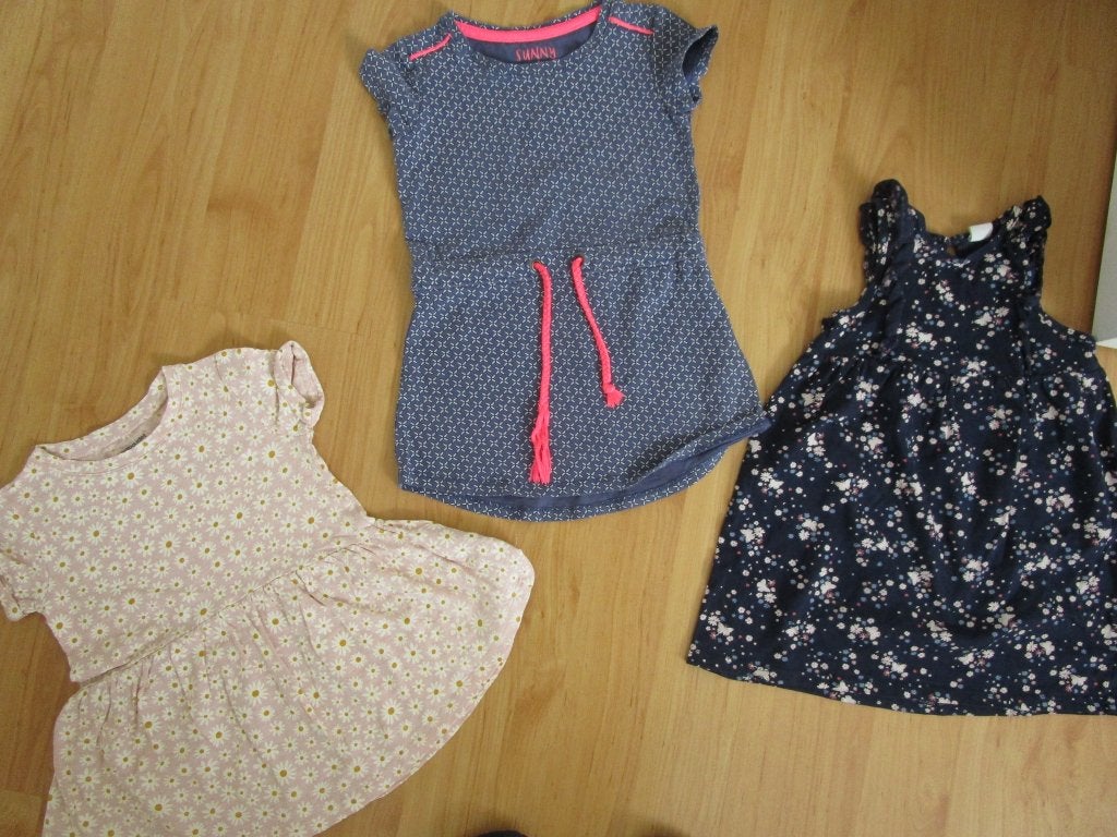 Drie jurkjes maat 86, Meisje, Hema H&M Vertbaudet, Jurkje of Rokje, Ophalen of Verzenden