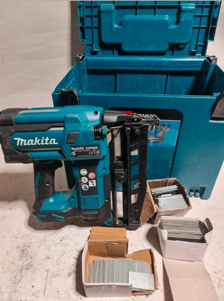 Makita DBN600Z 18V Li-Ion accu brad tacker body in systainer, Ophalen of Verzenden, Makita, N.v.t, N.v.t