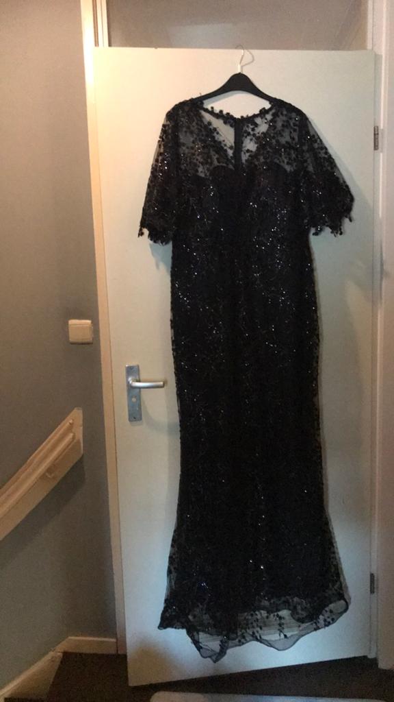 Laatste ‼️ mooie lange kanten galajurk te koop nieuw ‼️‼️, Galajurk, Zwart, Maat 46/48 (XL) of groter, Nieuw
