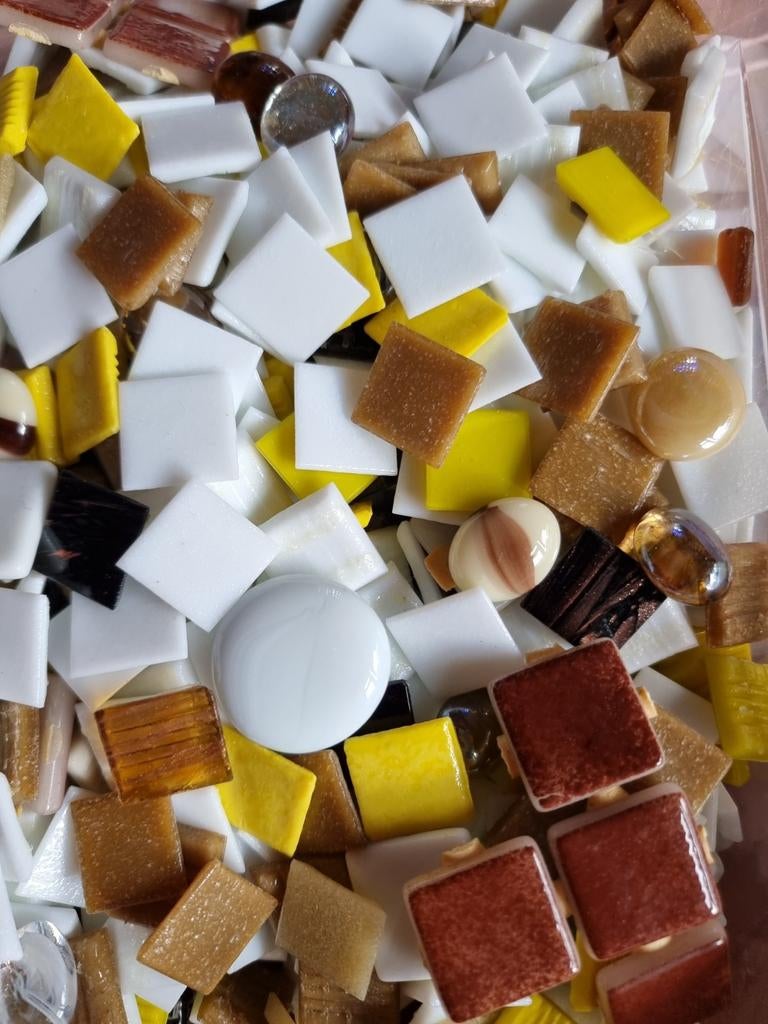 Mozaieksteentjes mix bruin beige geel goud en wit, Hobby en Vrije tijd, Knutselen, Ophalen of Verzenden, Nieuw