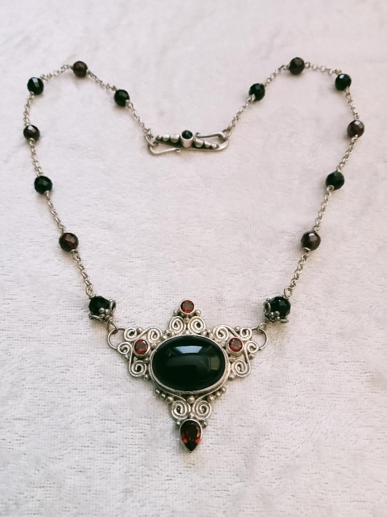Mooi Handgemaakt Zilveren Collier - Granaten en Zwarte Onix, Sieraden, Tassen en Uiterlijk, Antieke sieraden, Verzenden, Zilver