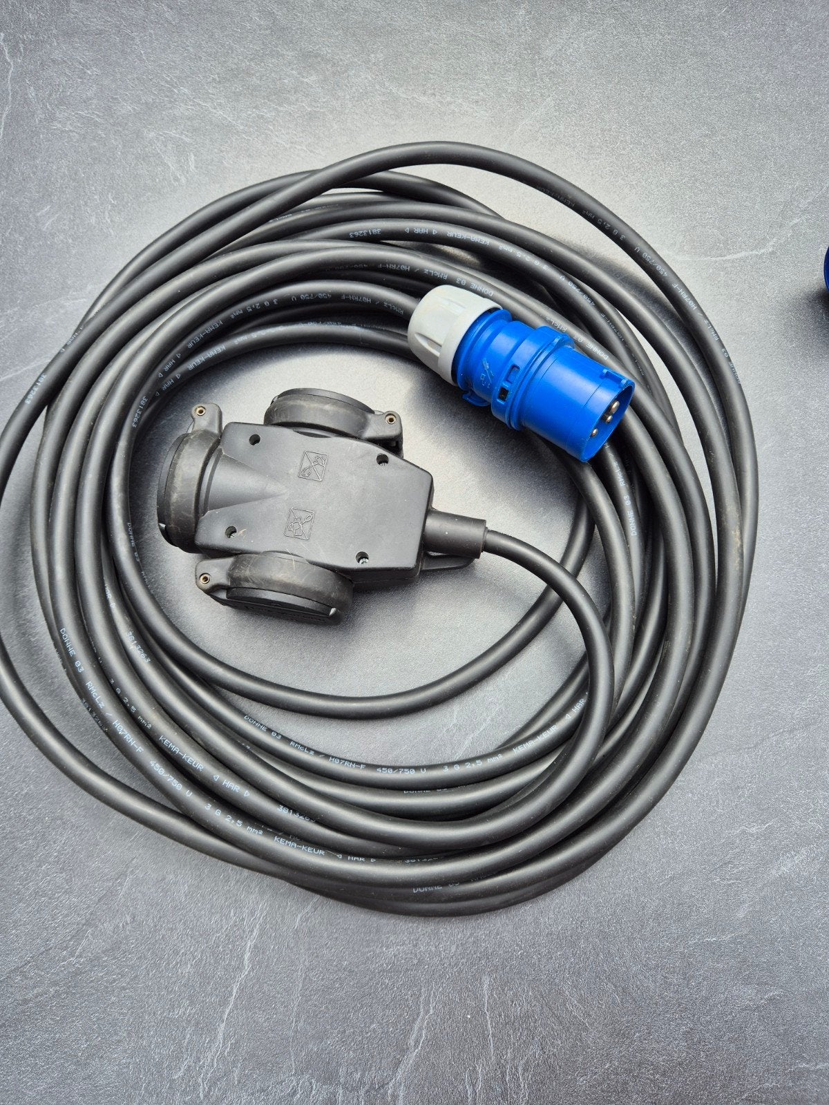 12 meter kabel met campingstekker, Ophalen of Verzenden, Gebruikt, Kabel of Snoer