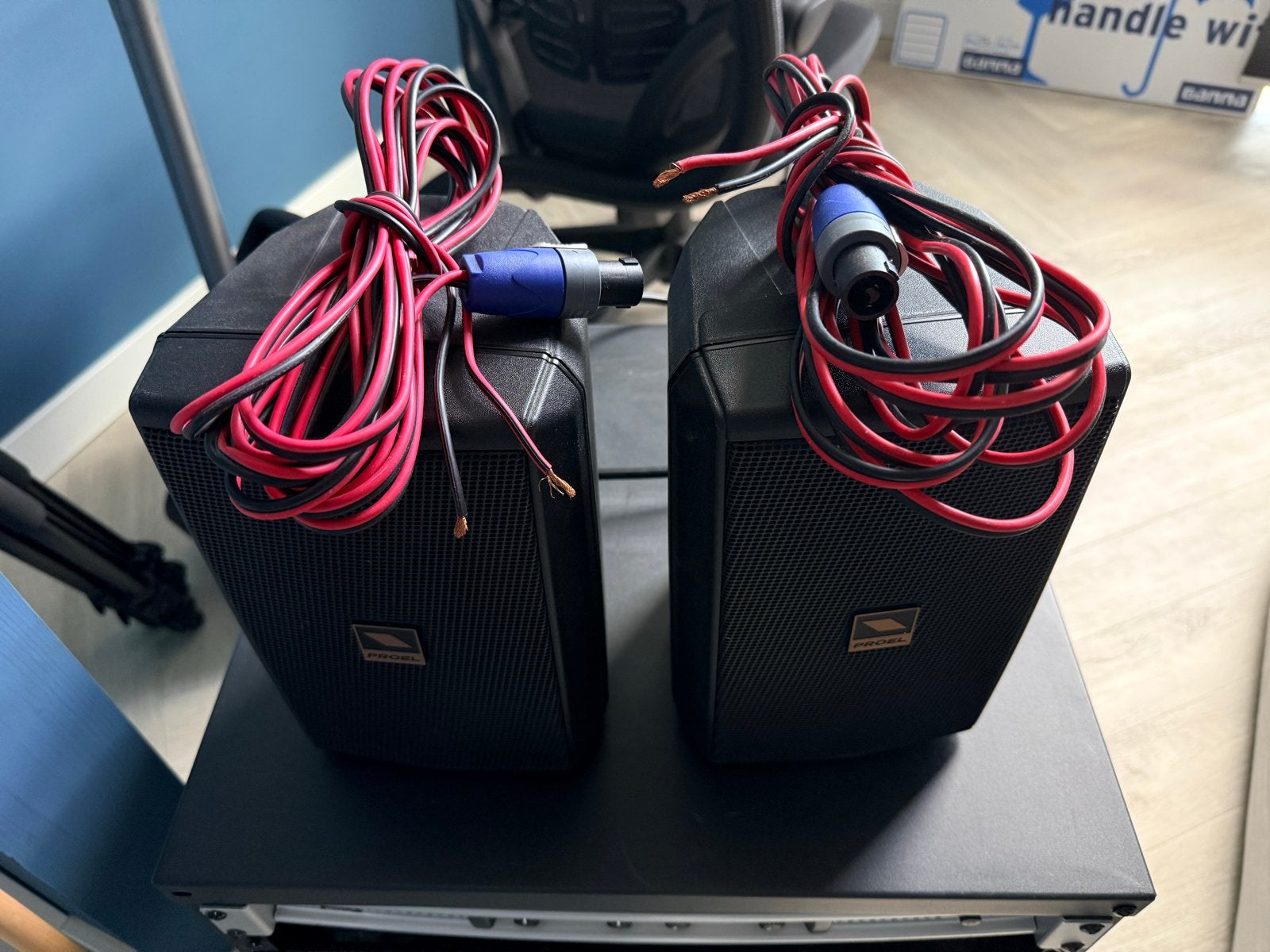 Versterker EPQ 304 met Proel Flash5P speakerset, Audio, Tv en Foto, Luidsprekers, Gebruikt, Inclusief kabels, Speakerset, Ophalen