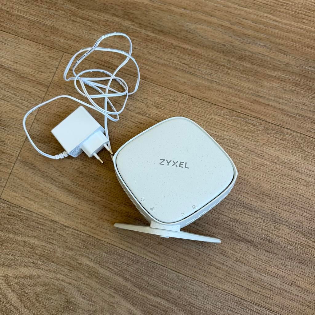 Zyxel WX5600 WiFi 6 Router - Zo goed als nieuw, Ophalen of Verzenden, Zo goed als nieuw, Router