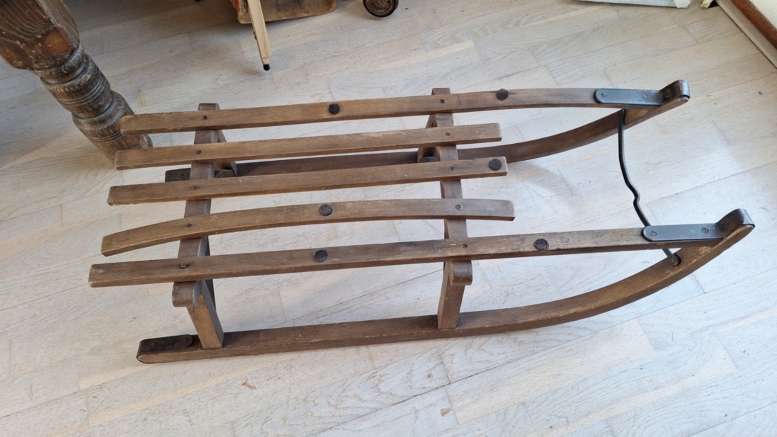 brocante slee, Ophalen