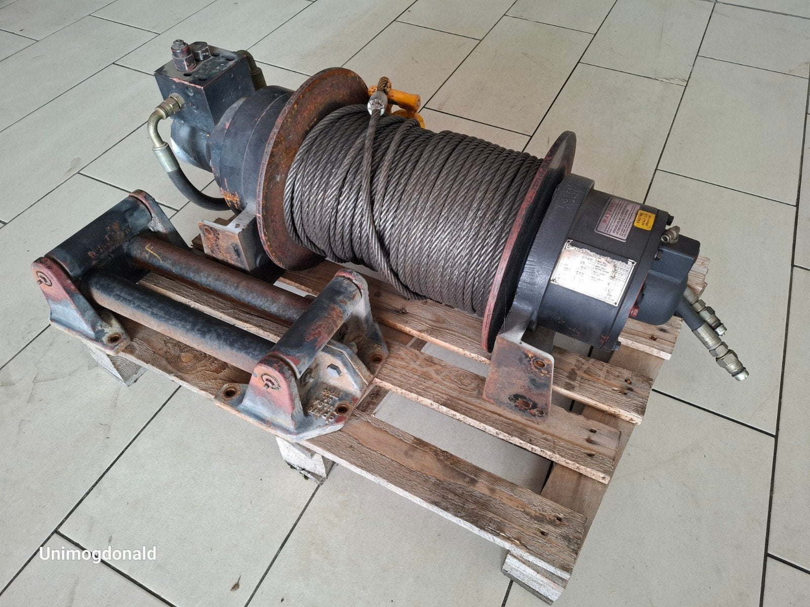 Hydraulische lier 9 ton voor truck, landbouw of Unimog, Ophalen, Gebruikt