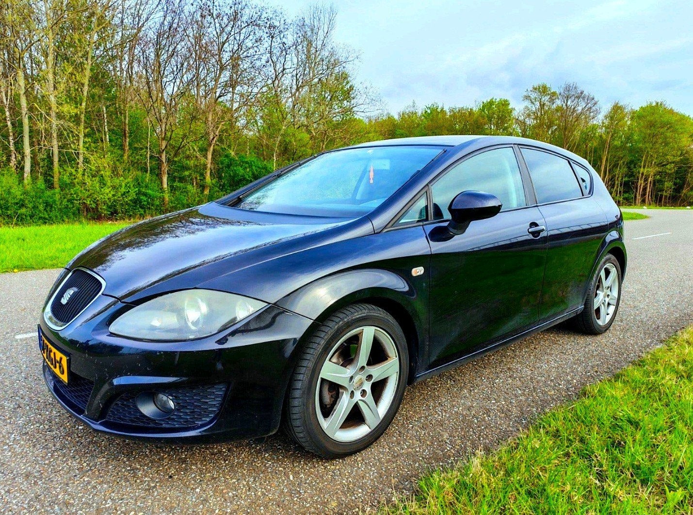 1.4 TSI  2009 APK 2027 NW  Koppeling  Banden  Carplay, Auto's, Seat, 125 pk, 4 cilinders, Leon, Zwart