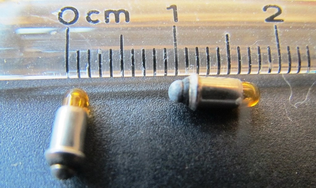 MäRKLIN H0 steeklampjes 2x 60204 oranje Ø 2,7 mm, Wisselstroom, Overige typen, Ophalen of Verzenden, Zo goed als nieuw