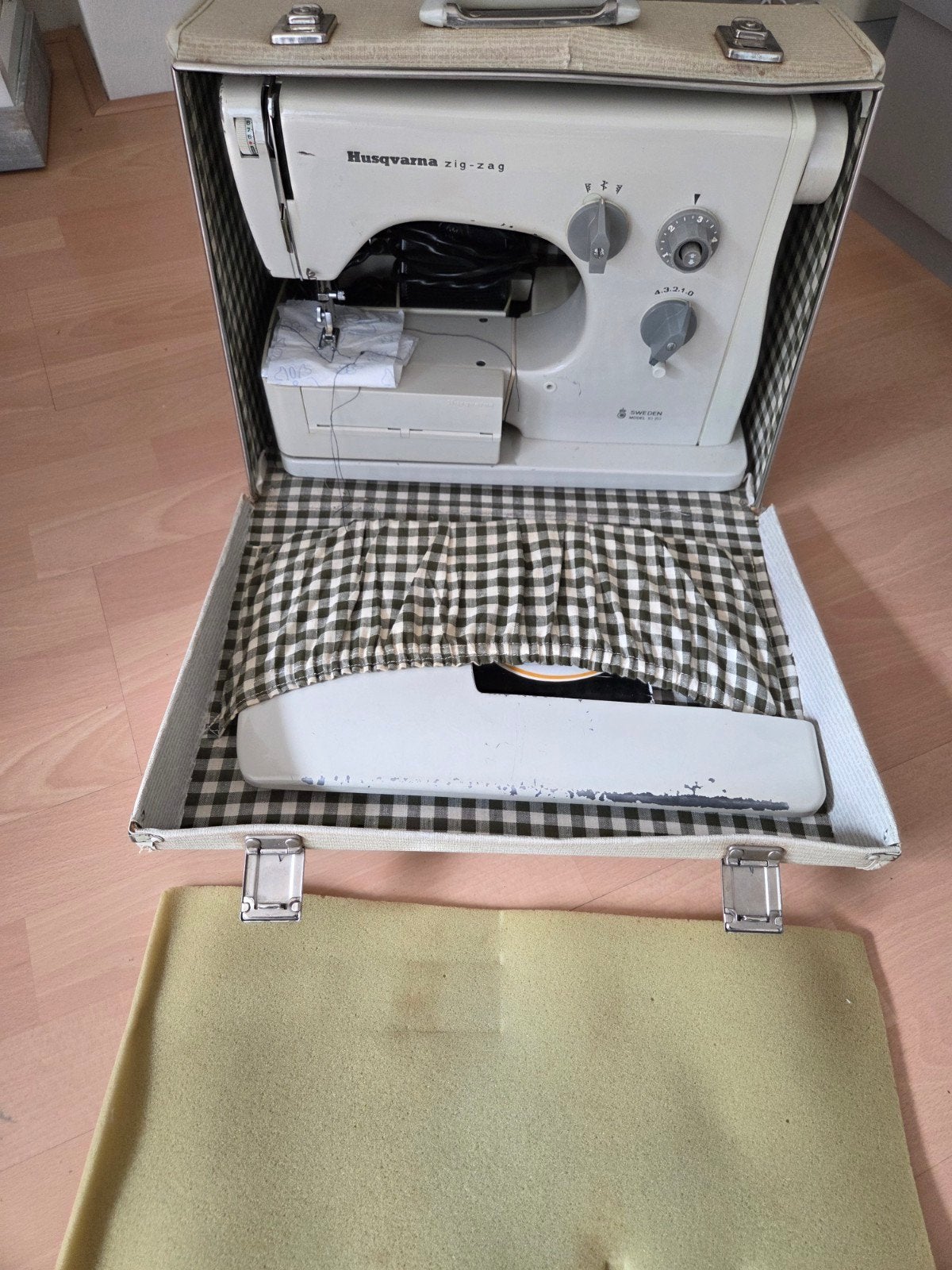 Husqvarna Zig-Zag Naaimachine in Koffer, Ophalen, Gebruikt, Naaimachine, Husqvarna