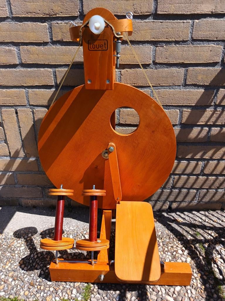 Louët S10 spinnewiel, Hobby en Vrije tijd, Ophalen, Refurbished, Spinnewiel