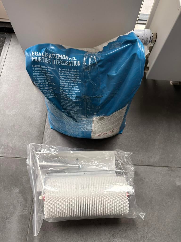 20kg egaline en een prikroller, Ophalen of Verzenden, Zo goed als nieuw