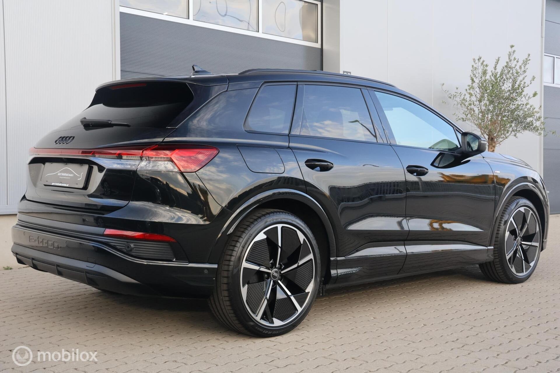 Audi Q4 e-tron 40 S-Line I Panodak I RS stoelen | Sonos, Achterwielaandrijving, Gebruikt, Zwart, Zwart