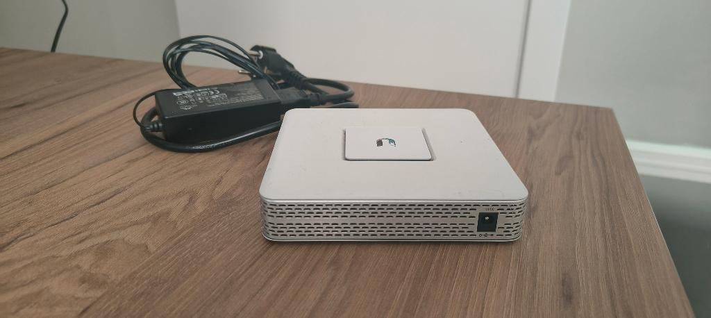 Ubiquiti UniFi Security Gateway (USG), Computers en Software, Routers en Modems, Ophalen of Verzenden, Gebruikt, Router, Ubiquity