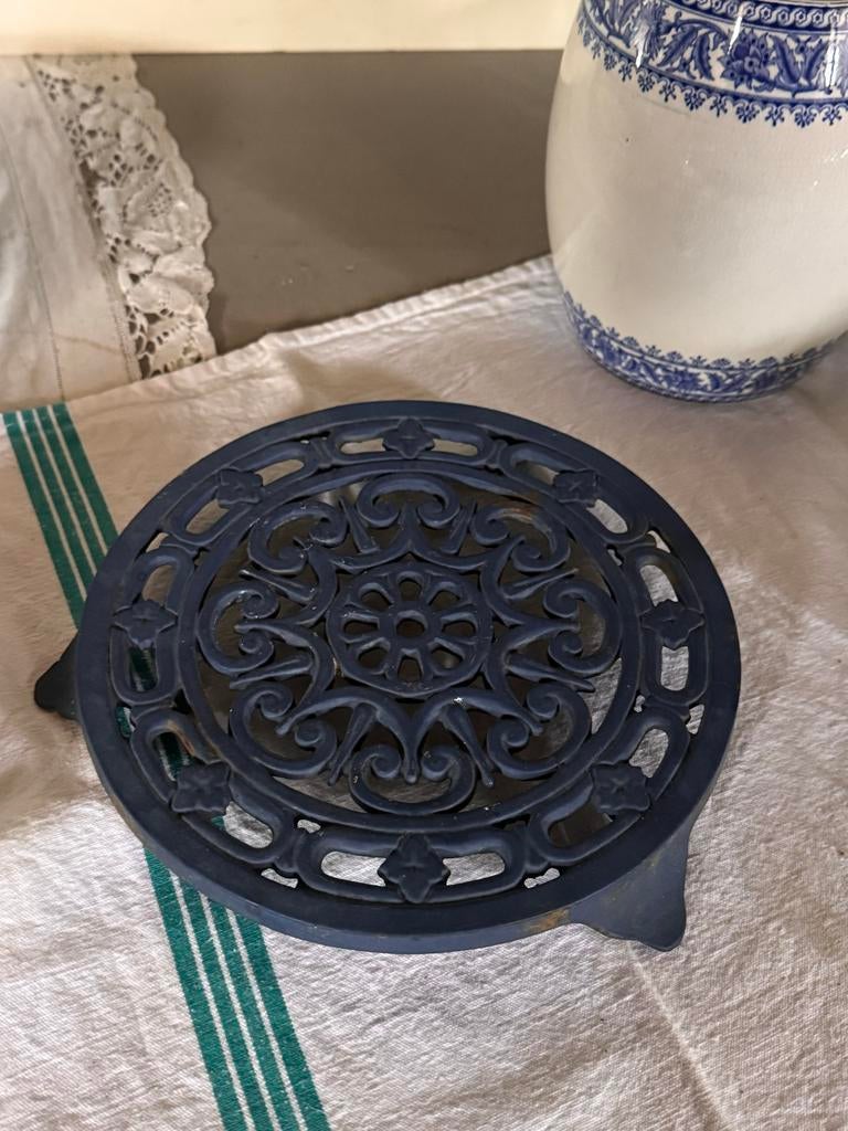 Brocante Gietijzeren Onderzetter uit Frankrijk, Antiek en Kunst, Curiosa en Brocante, Ophalen of Verzenden