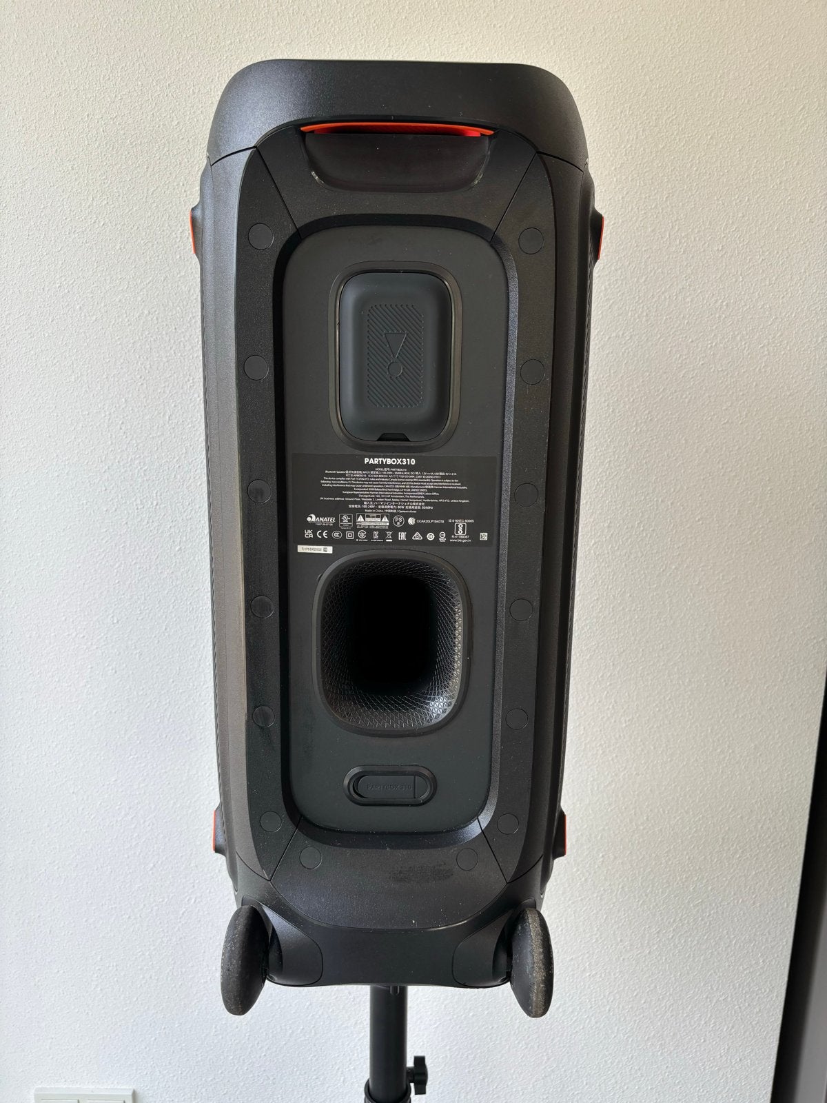 Foto 6 van JBL Partybox 310 met statief - Party Speaker met LED