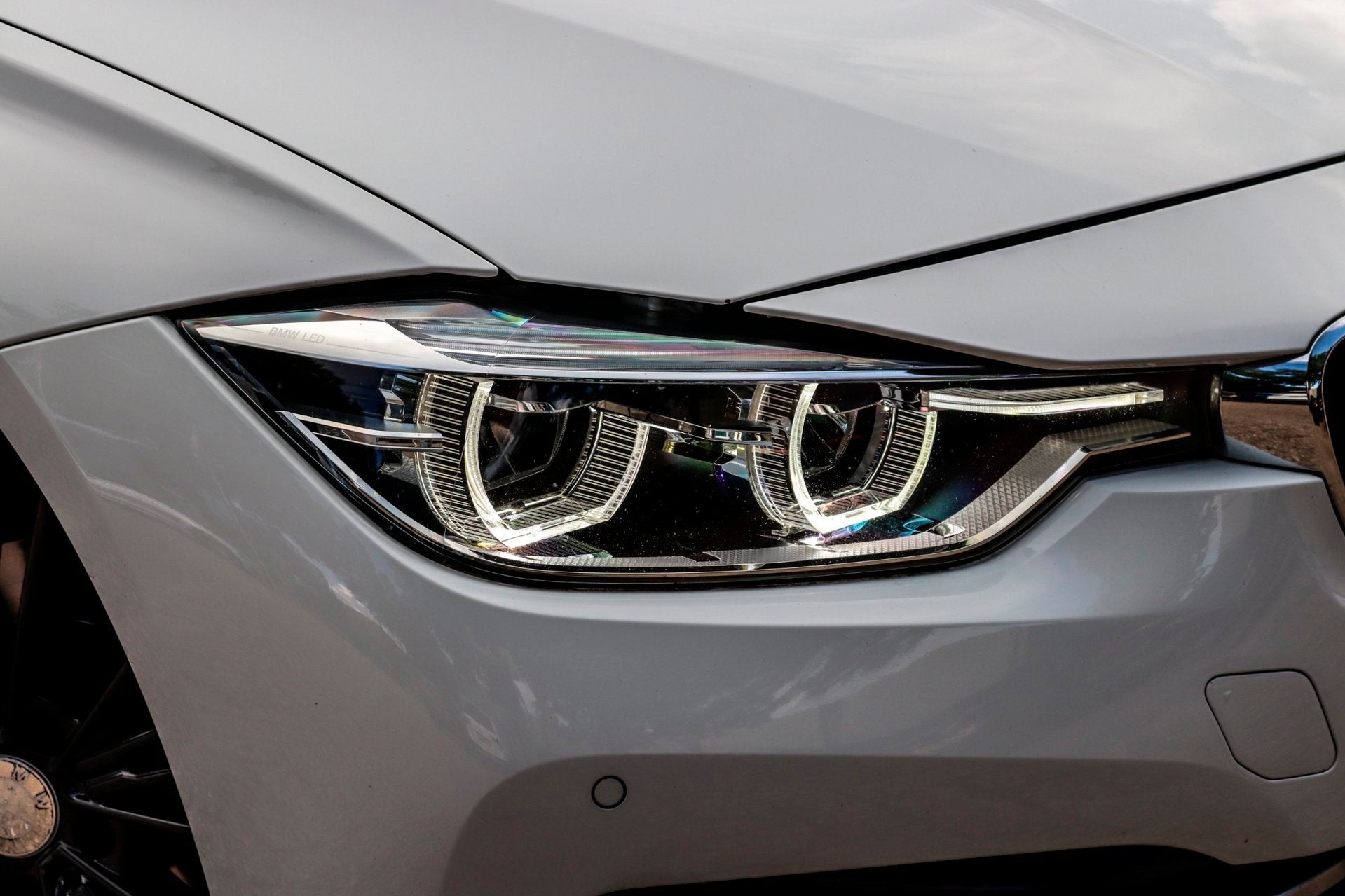 BMW 3-serie Touring 318i Sport Line FACELIFT CLIMA STOELVER, Automaat, Gebruikt, 1465 kg, Wit