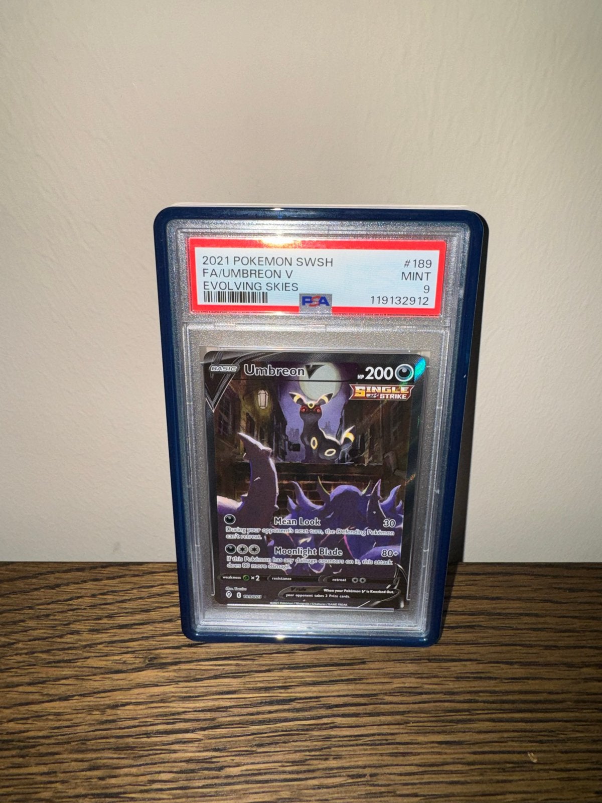 PSA 9 Umbreon V 2021 Pokemon SWSH Evolving Skies, Ophalen of Verzenden, Zo goed als nieuw, Losse kaart