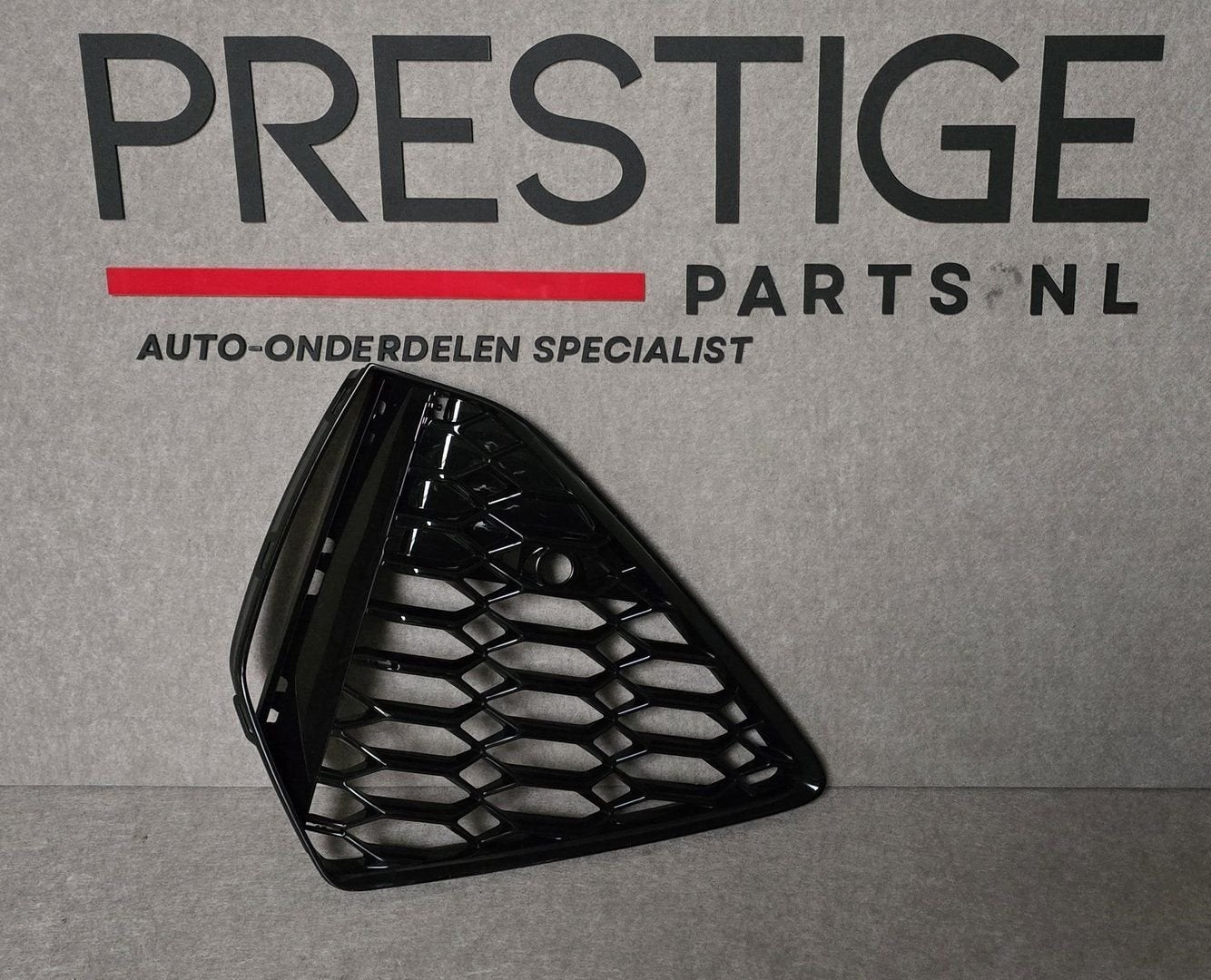 Voorbumper Rooster Audi A6 C8 RS6 RECHTS 4K8807682D Inleg, Gebruikt, -, Voor, Ophalen of Verzenden