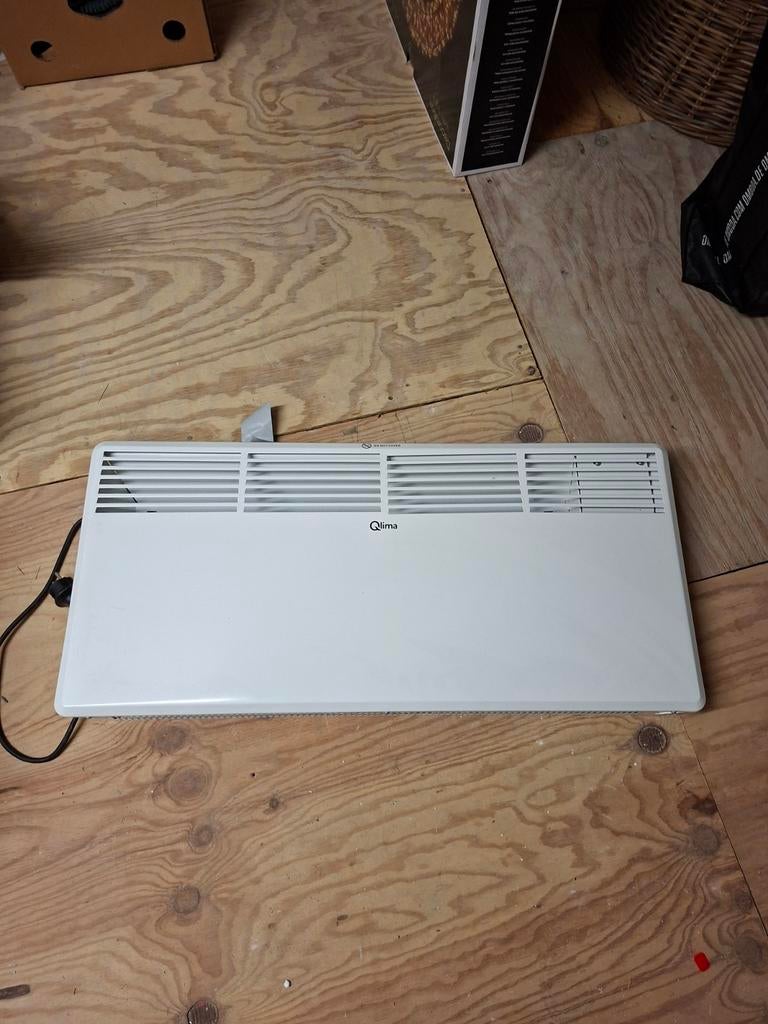 Qlima elektrische wandkachel EPH 1800 LCD, Doe-het-zelf en Verbouw, Verwarming en Radiatoren, Ophalen