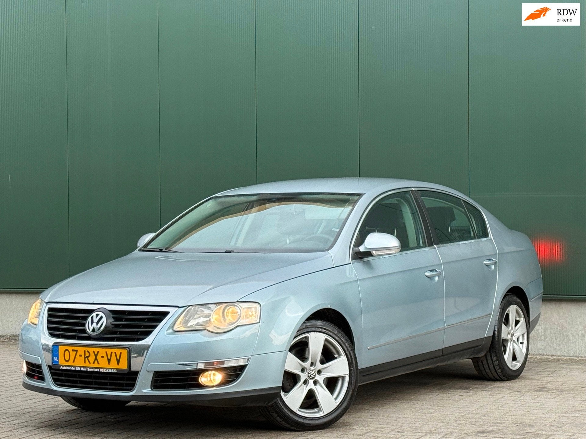 Zeer Nette Volkswagen PASSAT Comfortline | NIEUWE AUTOMAATBA, Gebruikt, 4 cilinders, Blauw, Bedrijf