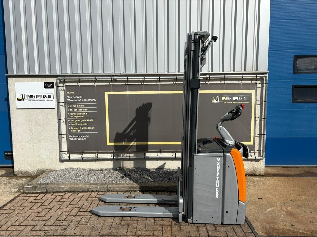 VS-23011 Elektrische triplex stapelaar Still 5466mm, Stapelaar, Berzeliusstraße 10
D‑22113  Hamburg, Still, 1000 tot 2000 kg