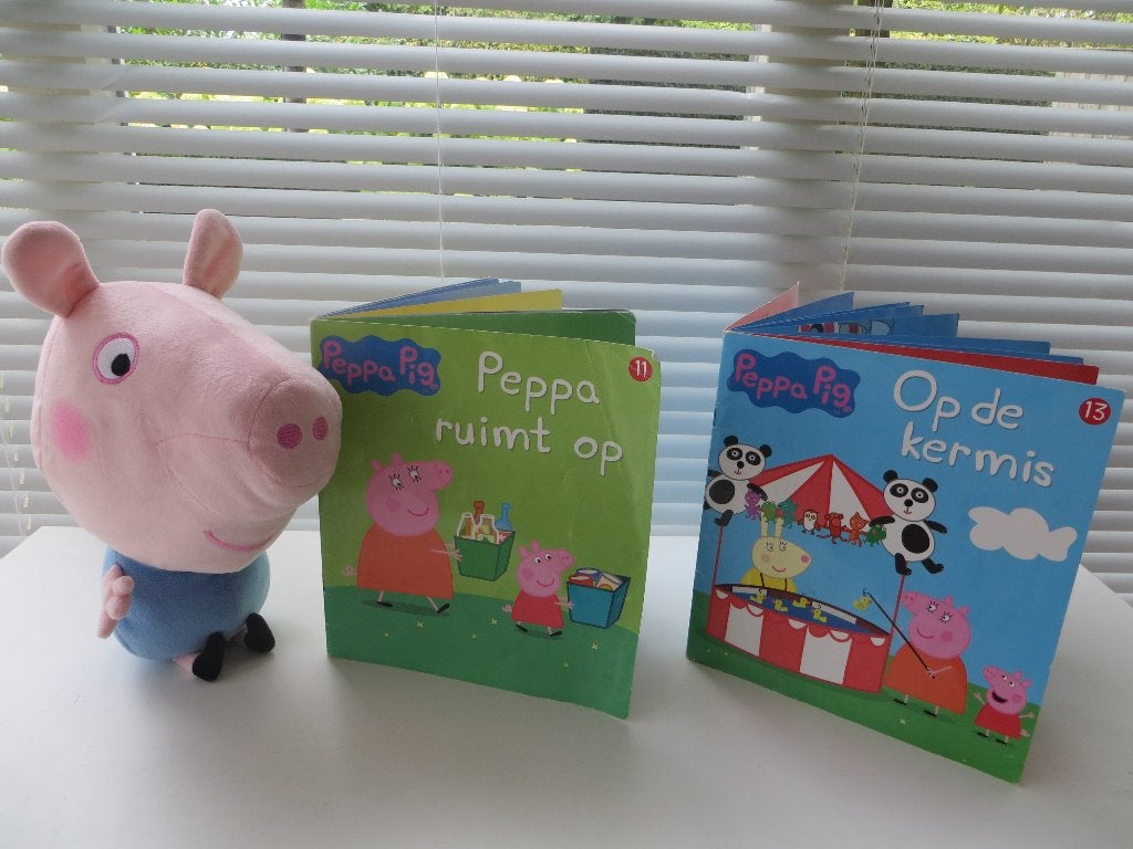 Peppa Big Knuffel + 2 Peppa Big Boekjes Opruimen recyclen, Gelezen, Fictie algemeen, Jongen of Meisje, Ophalen of Verzenden