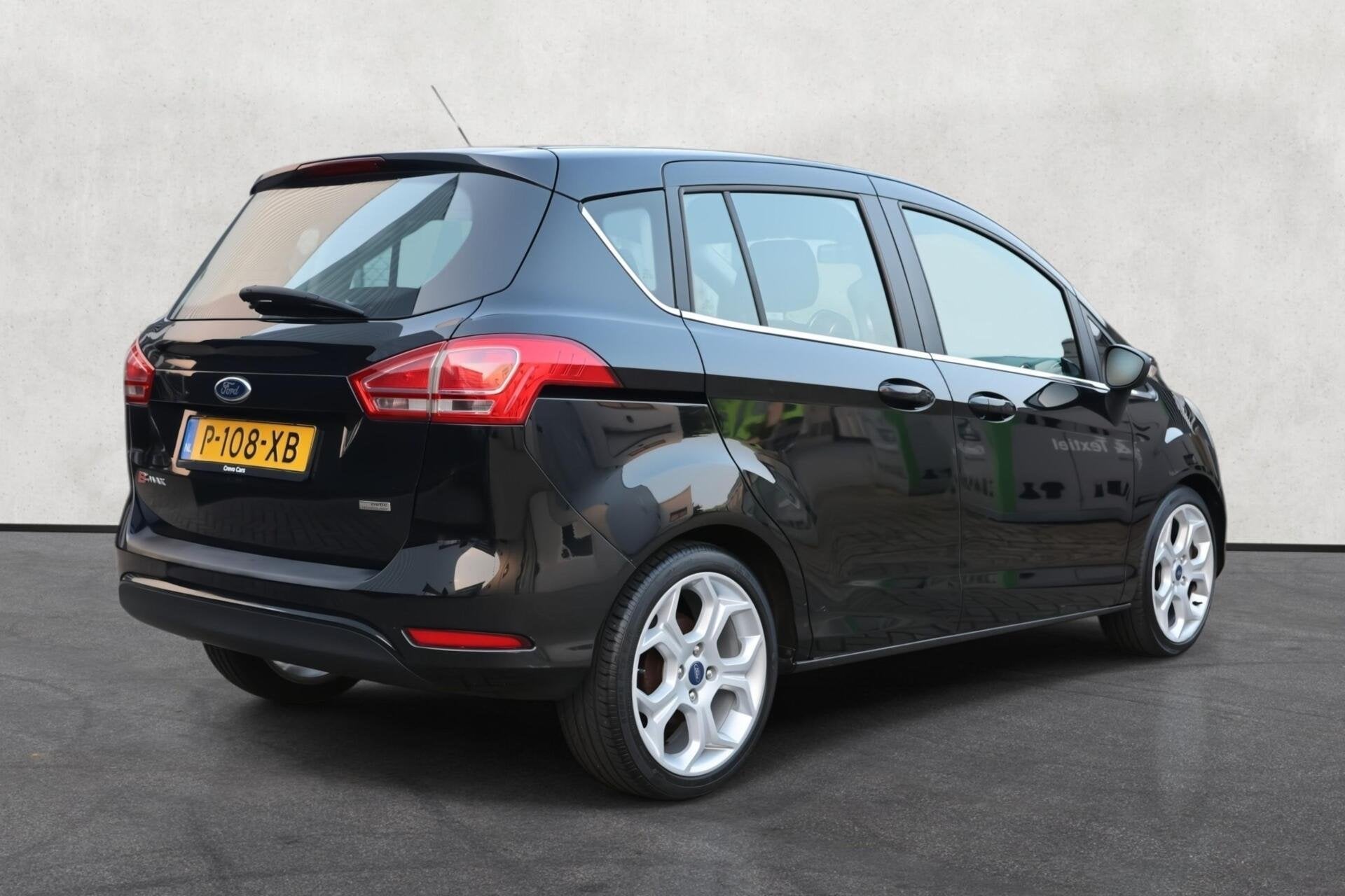 Ford B-Max 1.0 EcoBoost Titanium | ISO| Climate | Cruise |, Auto's, Voorwielaandrijving, Euro 5, Gebruikt, Zwart