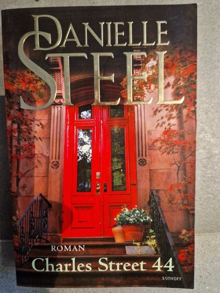 Charles Street 44 - Danielle Steel (Roman), Ophalen of Verzenden, Gelezen, Danielle Steel