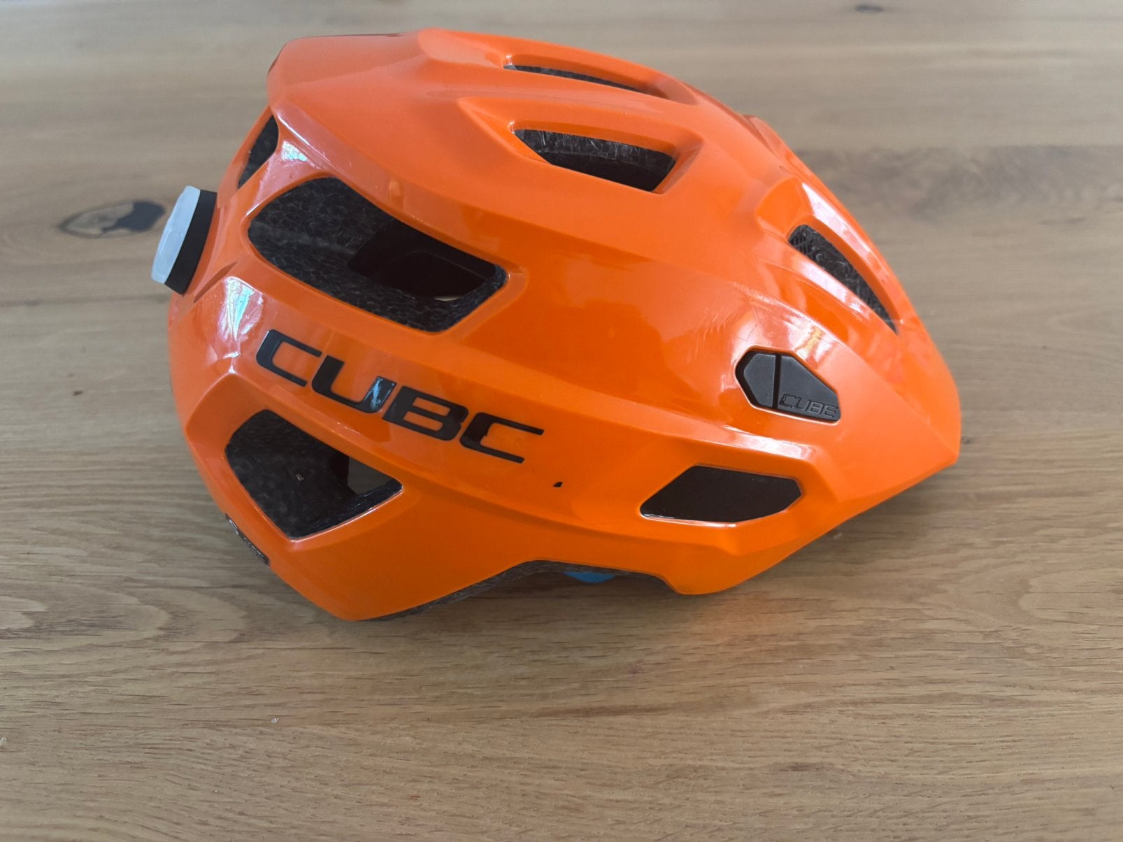 Cube kinderfietshelm maat 49-55 cm met LED – Oranje, Ophalen of Verzenden, Zo goed als nieuw
