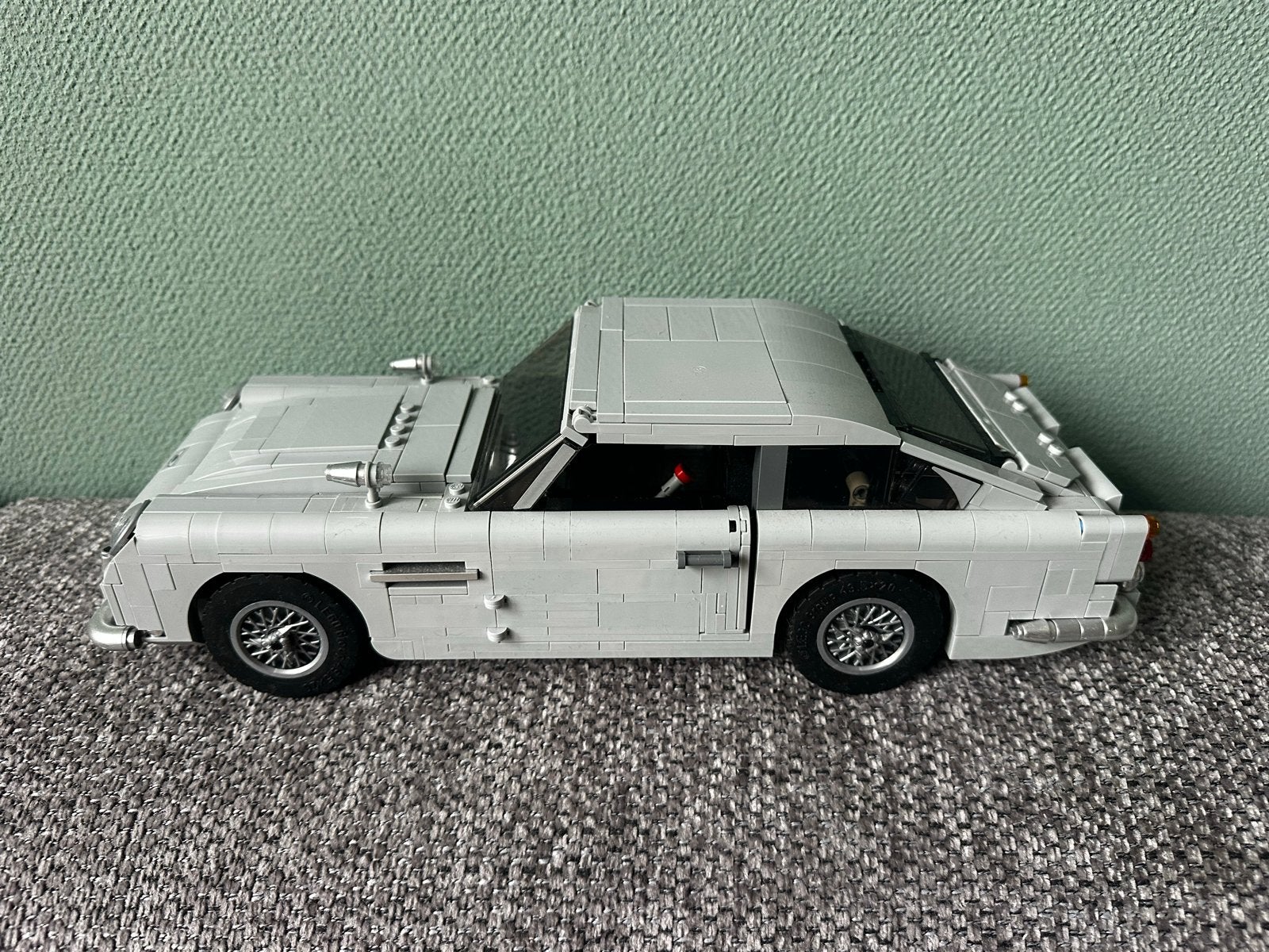 LEGO Creator Expert James Bond Aston Martin DB5, Ophalen of Verzenden, Zo goed als nieuw, Overige merken