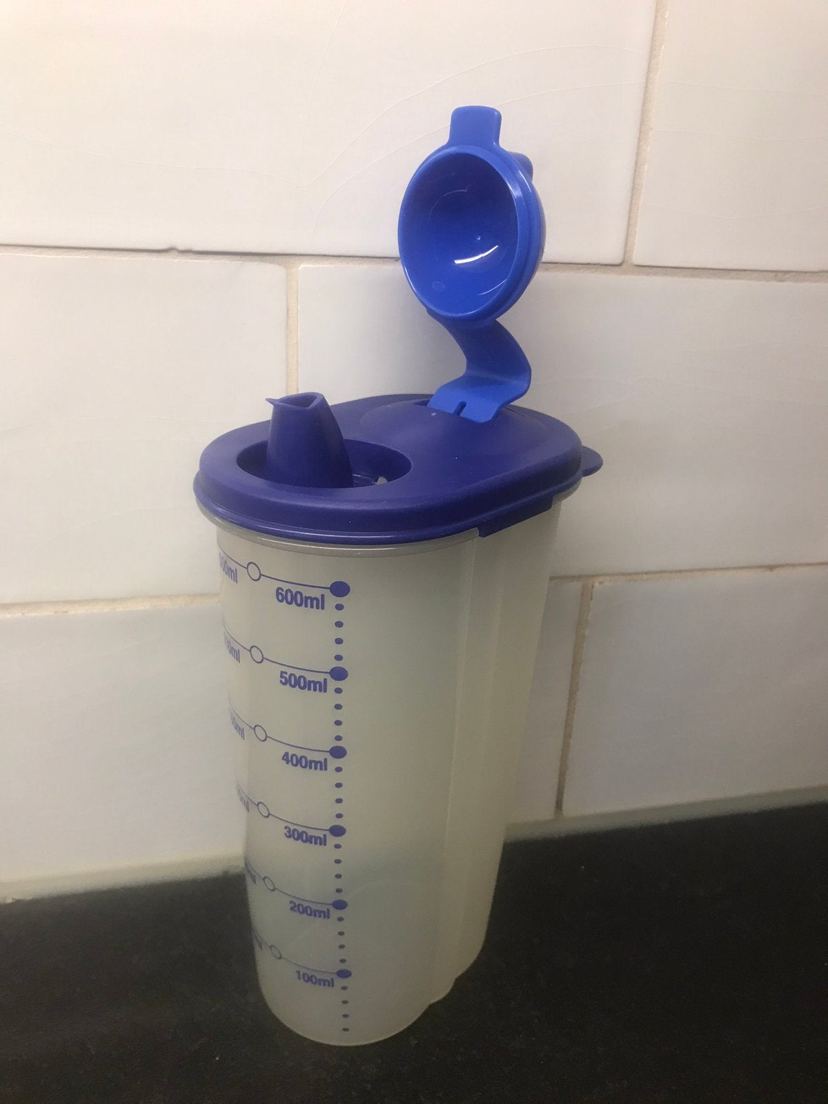 Tupperware ruimteschenker quickshaker 600 ml maatbeker, 600 ml, Blauw, Beker of Kan, Ophalen of Verzenden