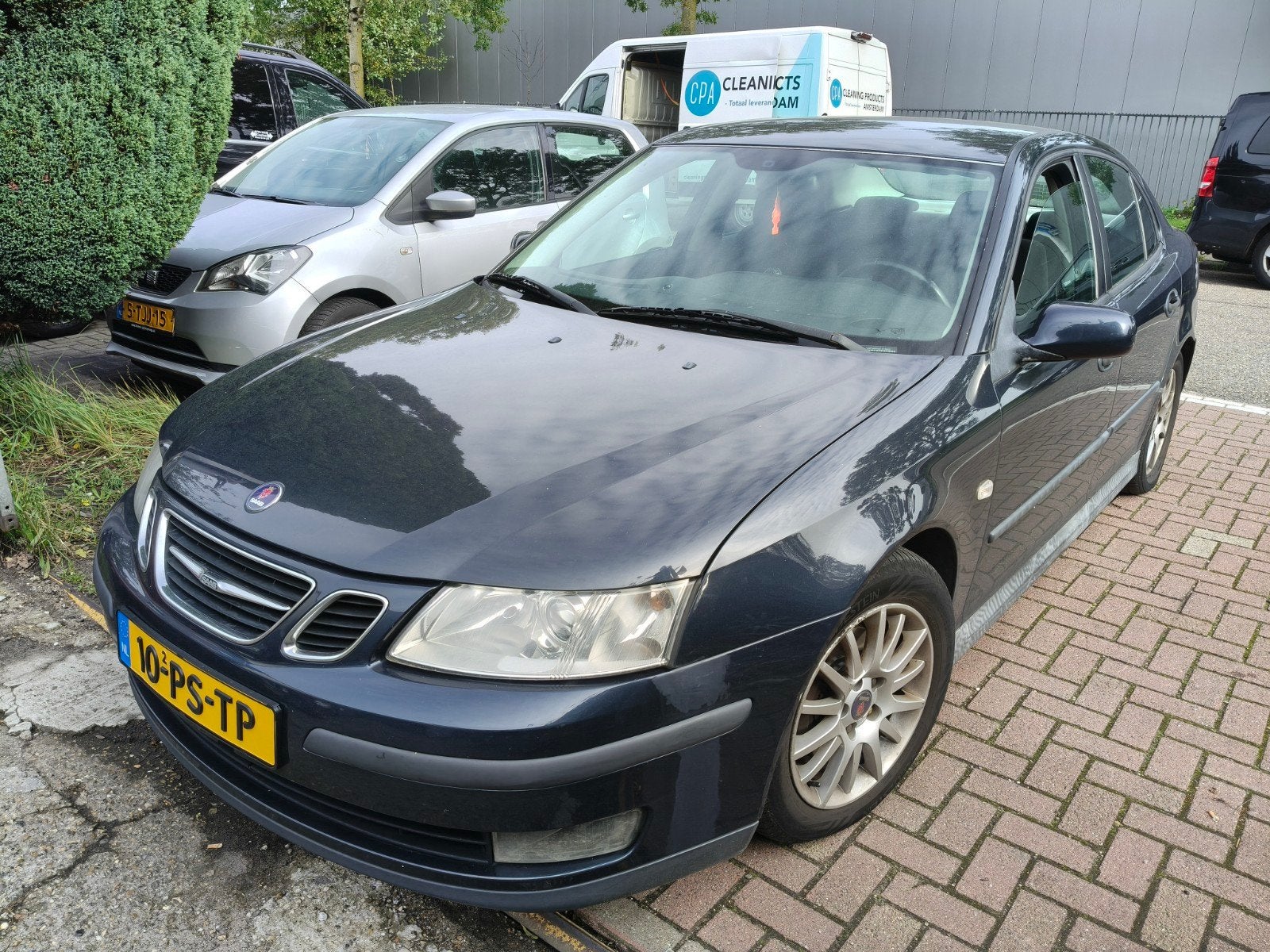 Saab 9-3 1.8 T Sport Sedan 2004 Blauw, Auto's, 4 cilinders, Blauw, Origineel Nederlands, 75 €/maand