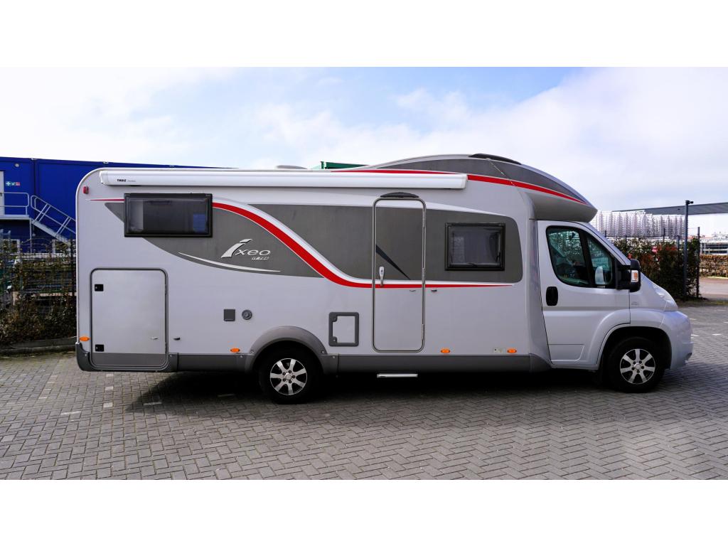 Bürstner Ixeo 726 Lengte bedden en hefbed, Caravans en Kamperen, Campers, Airbags, Standaard zit, Ringverwarming, Fiat