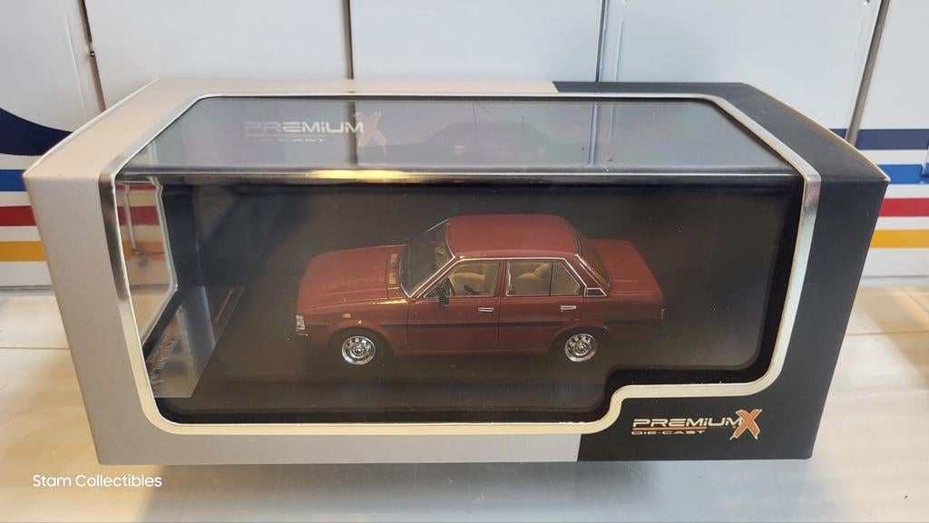 PremiumX Toyota Corolla Wine Red - 1979, Hobby en Vrije tijd, Modelauto's | 1:43, Overige merken, Auto, Ophalen of Verzenden, Zo goed als nieuw