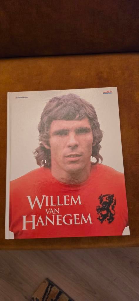 Boek Willem van Hanegem - De buitenspelers, Boeken, Ophalen of Verzenden, Gelezen