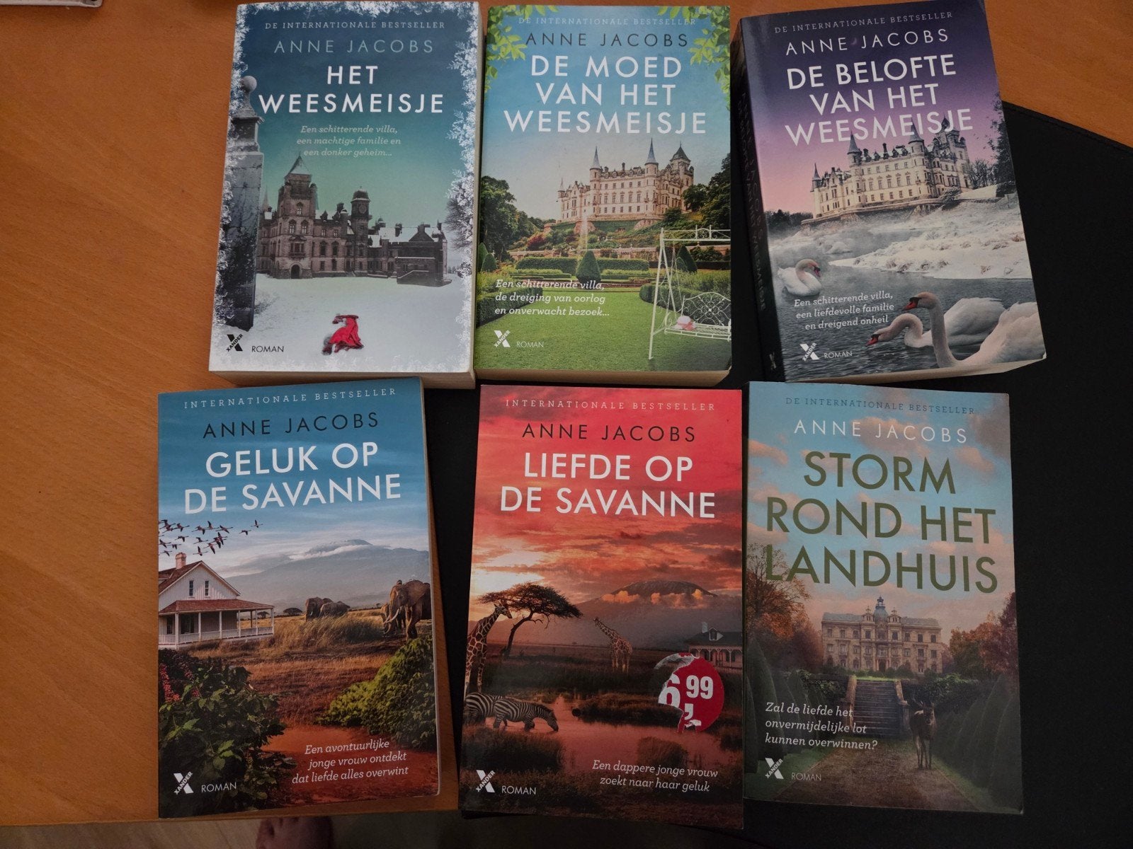 Boeken van Anne Jacobs: Het Weesmeisje & De Savanne, Boeken, Ophalen of Verzenden, Gelezen, Anne Jacobs