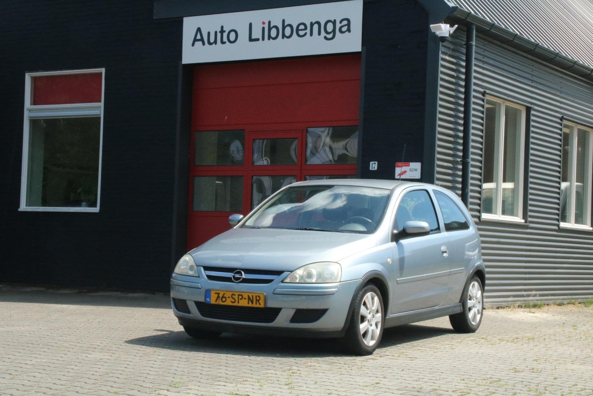 Opel Corsa 1.2-16V Silverline, Auto's, Voorwielaandrijving, Gebruikt, 31 €/maand, 4 cilinders