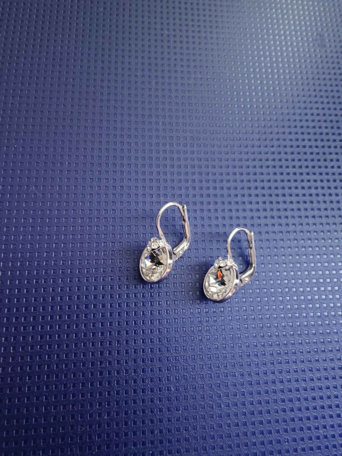 Swarovski Bella oorbellen, Verzamelen, Swarovski, Ophalen of Verzenden, Nieuw, Sieraad of Horloge