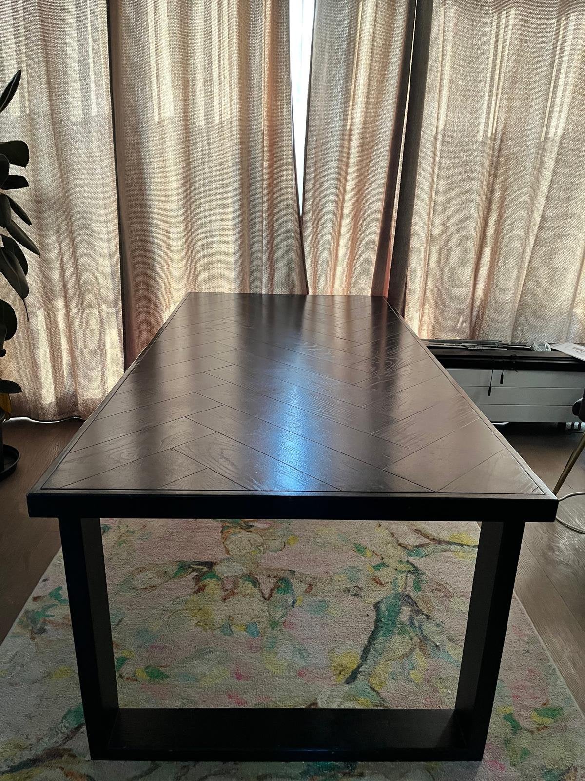 Zwarte robuuste visgraat eettafel, Huis en Inrichting, Tafels | Eettafels, Ophalen, Gebruikt, Eikenhout, 200 cm of meer