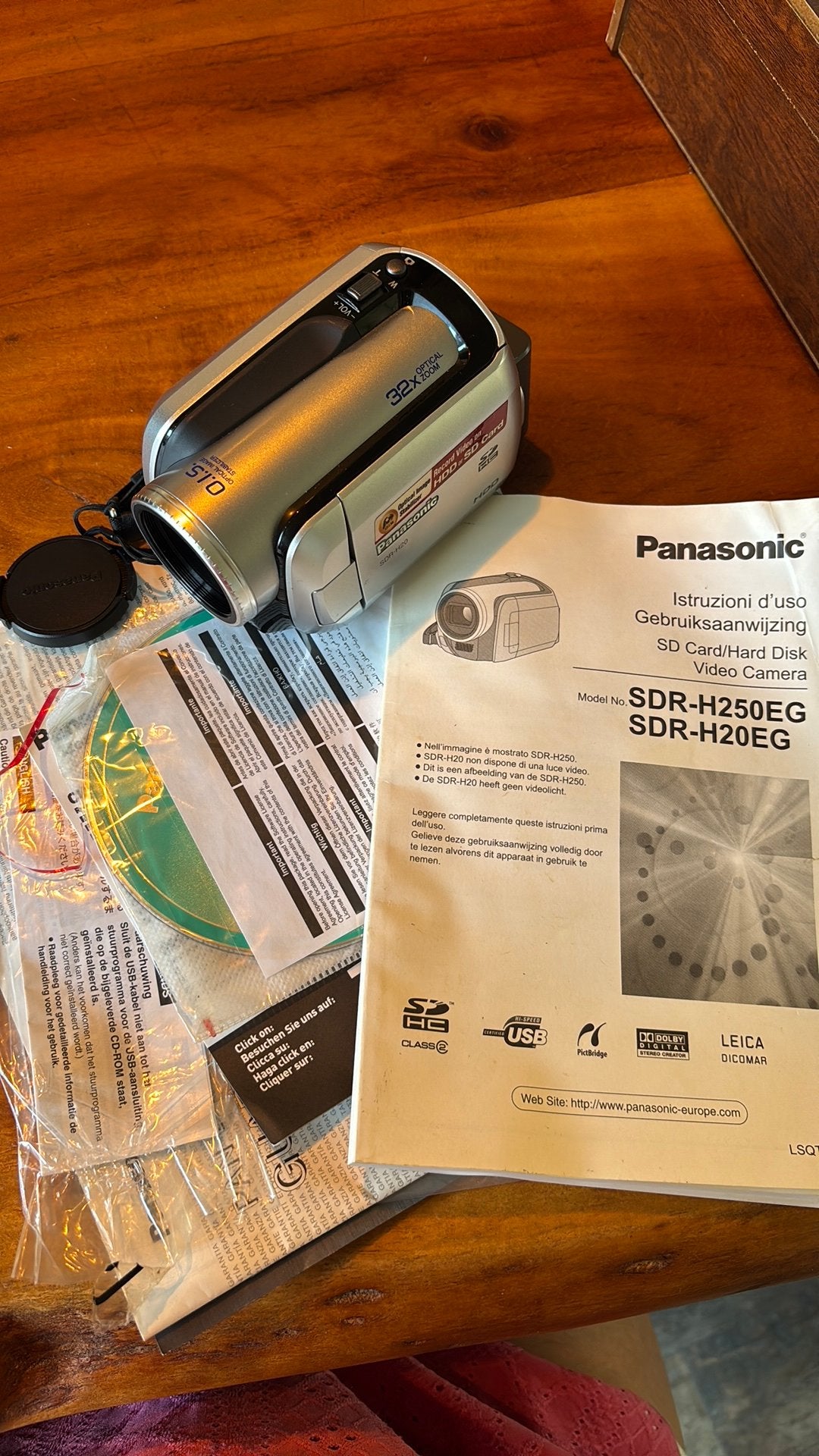 Panasonic SDR-H20 Videocamera 30GB HDD / SD Retro Set!, Ophalen, Mini dv, Panasonic, 20x of meer