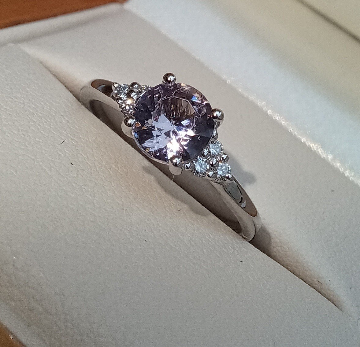 Platina Ring met Birma Spinel & Diamant (Maat 51), Overige materialen, Ophalen of Verzenden, Met edelsteen, Dame